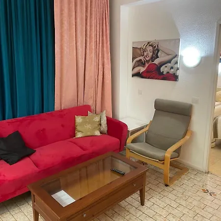4th Floor Yumbo Centrum Apartament